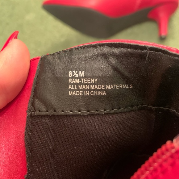 Red booties - Picture 6 of 6